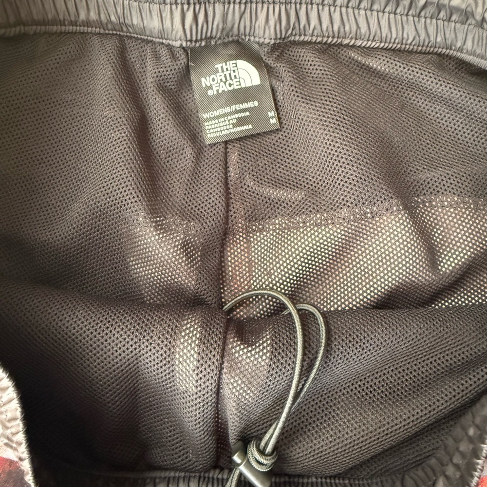 The North Face Women's Printed
Hydrenaline Pants - Picture 6 of 9